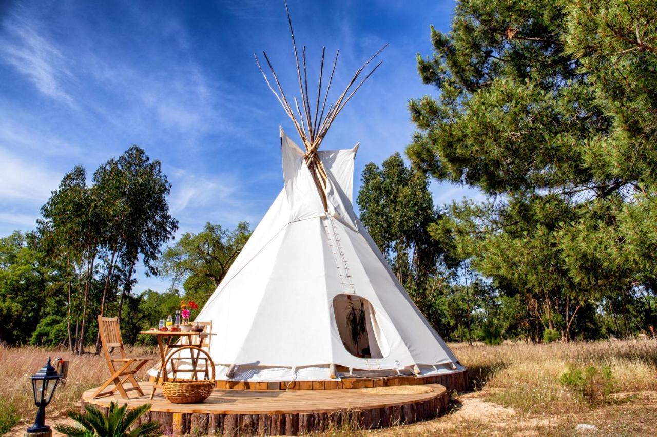 ホテル Goodmuda Tipi'S Grândola エクステリア 写真