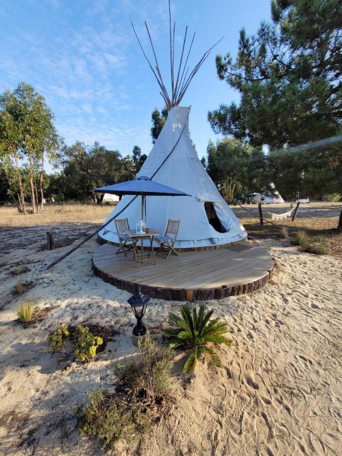 ホテル Goodmuda Tipi'S Grândola エクステリア 写真